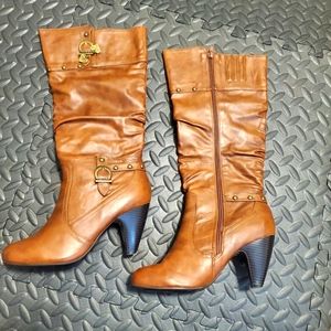 Heeled boots
